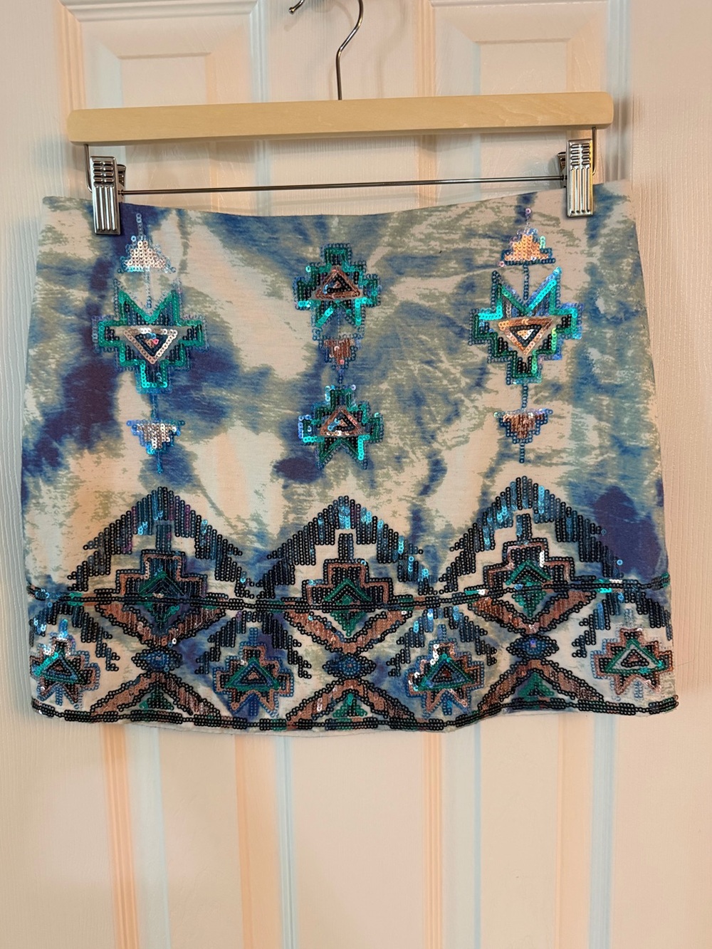 Express Sequin Embellished Tie-Dye Mini Skirt Blue Aztec Southwestern Medium